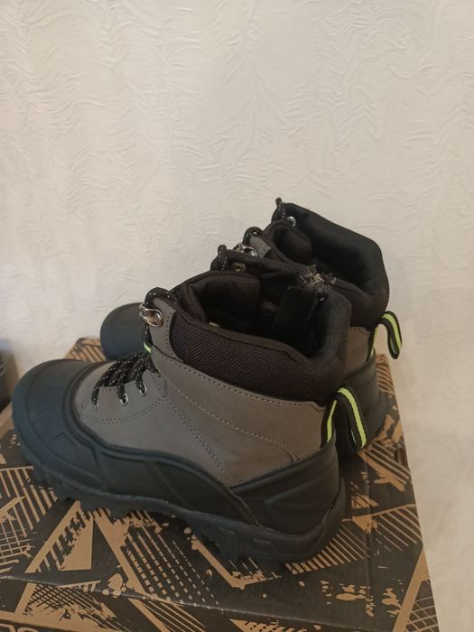 Продам ботинки 38 размер