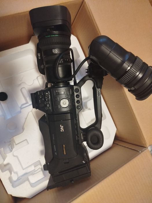 Camera Jvc gy hm 850 Bucuresti Sectorul 2 • OLX.ro