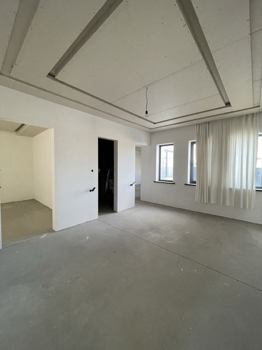 2 etajli uy sotiladi