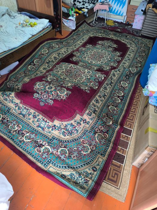 Продаю два ковра