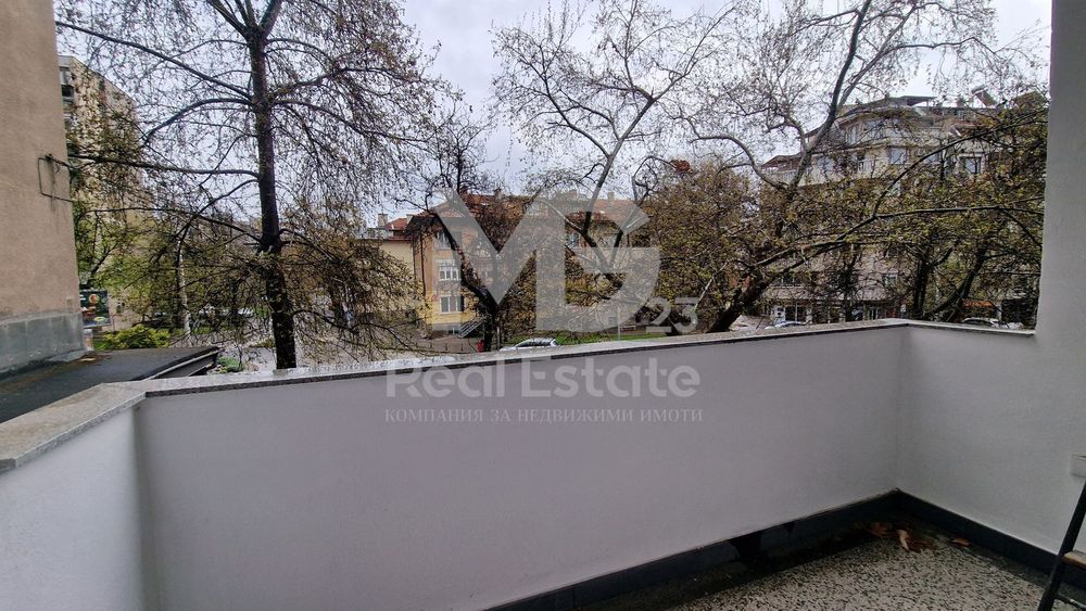 Дава се под наем Тристаен апартамент в Пловдив, Каменица 1 - 80 кв.м за 561 € - Снимка #2