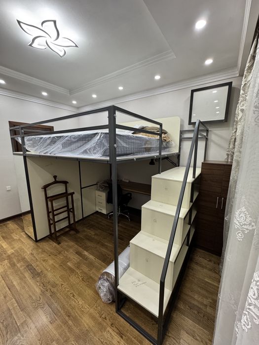 Лофт кровать,2х ярусная,со шкафом,с рабочей зоной,в идельном состоянии