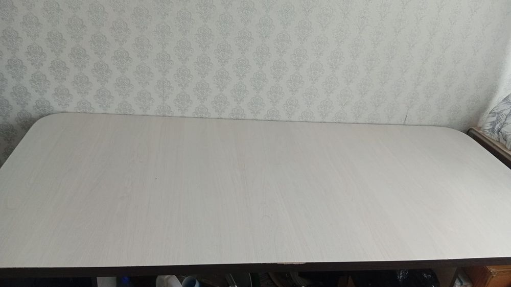 Кухонный уголок со стульями