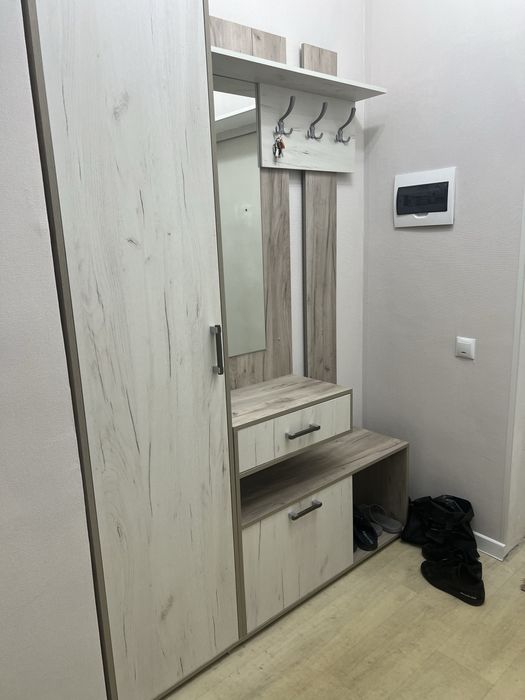 Продам прихожку новую
