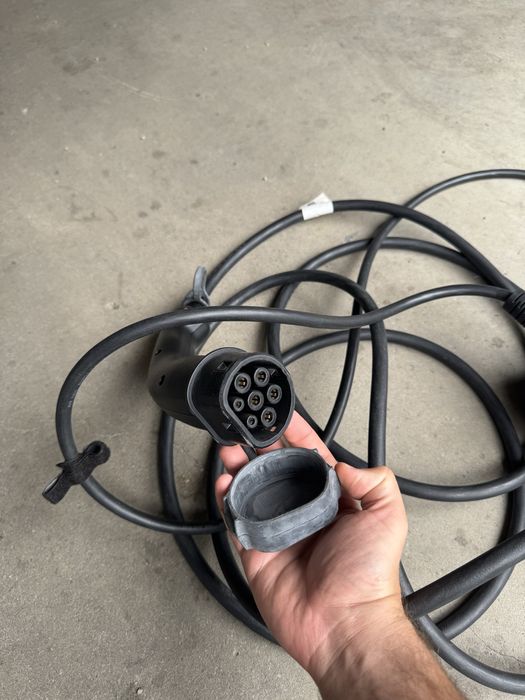 Оригинална зарядна станция Audi e-tron quattro 50/55 + wall mount (нов)