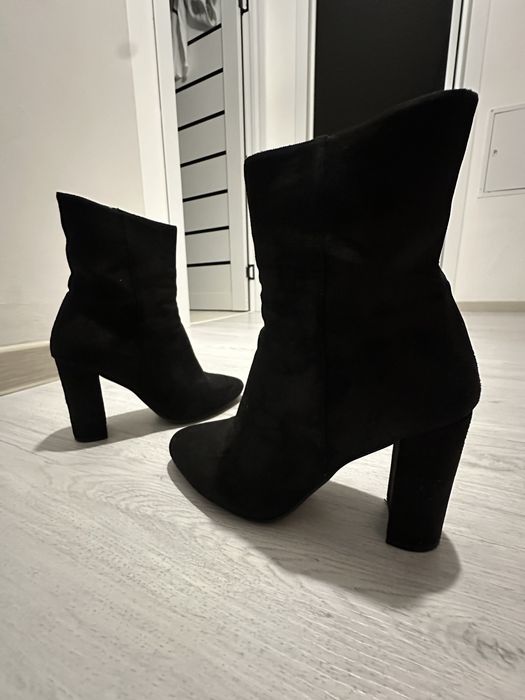 Ботильоны черные за 6000