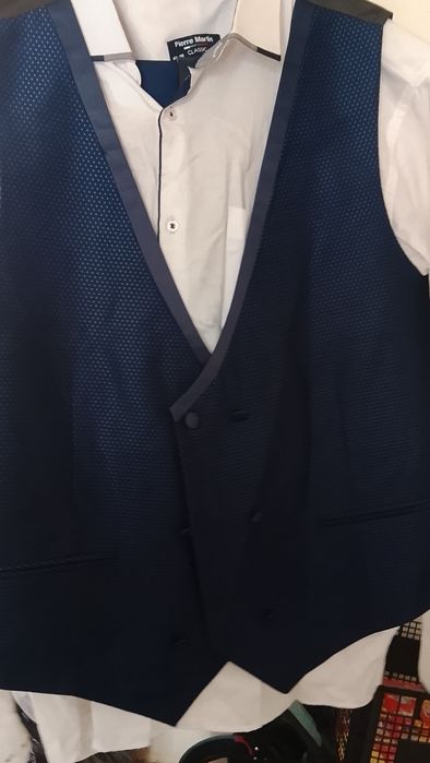 Vând costum  bărbați