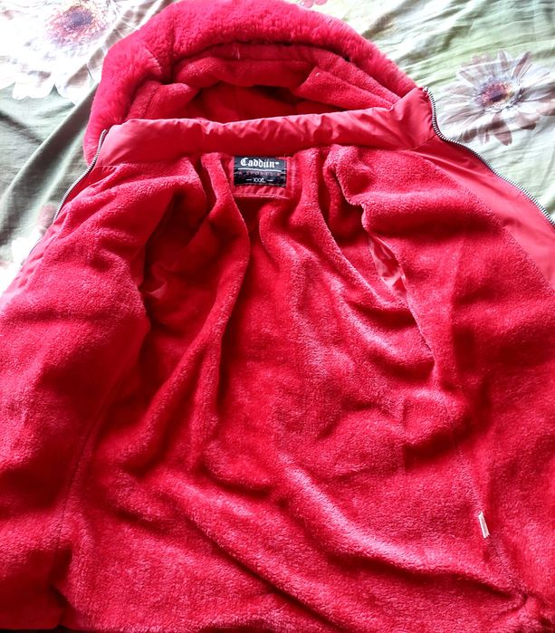 Geaca dama groasa rosie (cu umplutura de puf lebada)