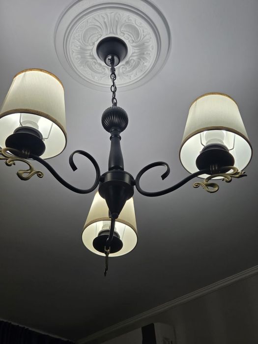 Продам люстру в идеальном состоянии