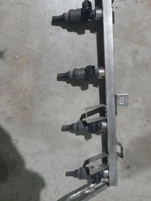 Бензинова рейка за бмв М52В20ТУ