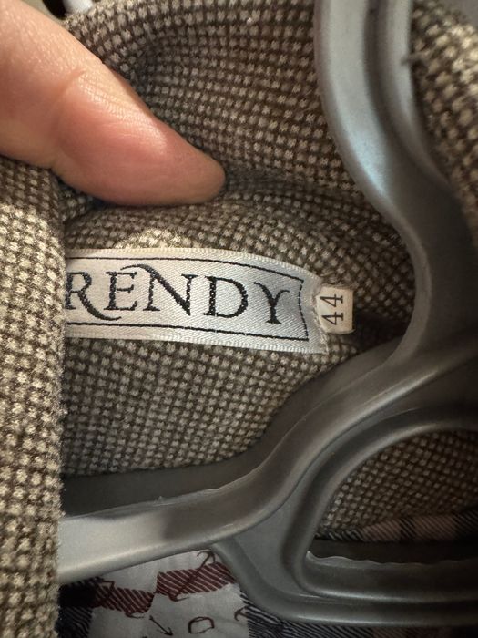 Пальто срочно сотилади