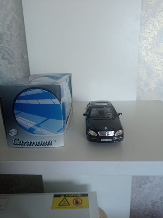 Модель Мерседес в масштабе 1 43.