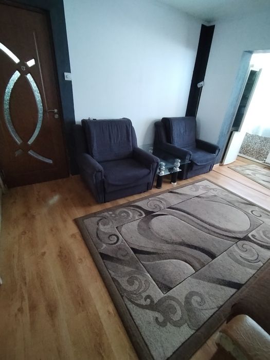 Garsonieră mobilată, 27 mp, centrală proprie – Costești, Str. Biserica Nouă 33000€