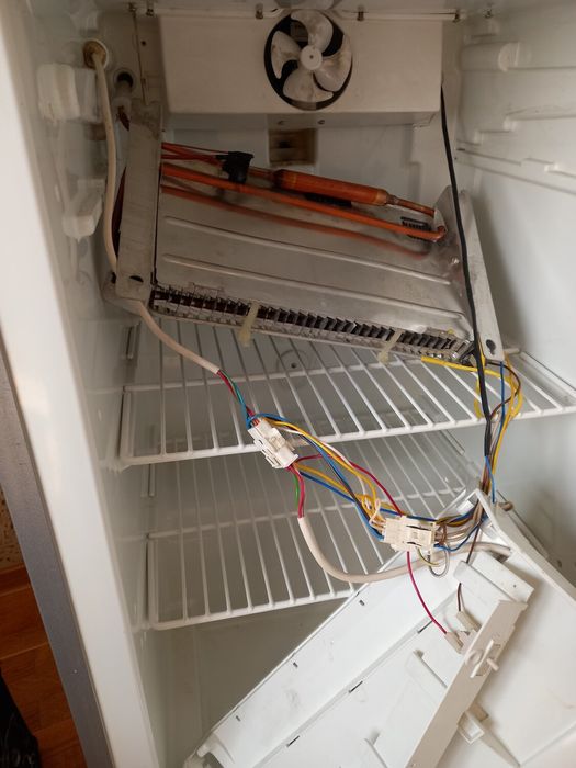 Ремонт холодильников мастер с опытом сразу выезжаю