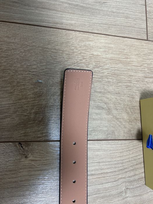 vand curele luxury lv