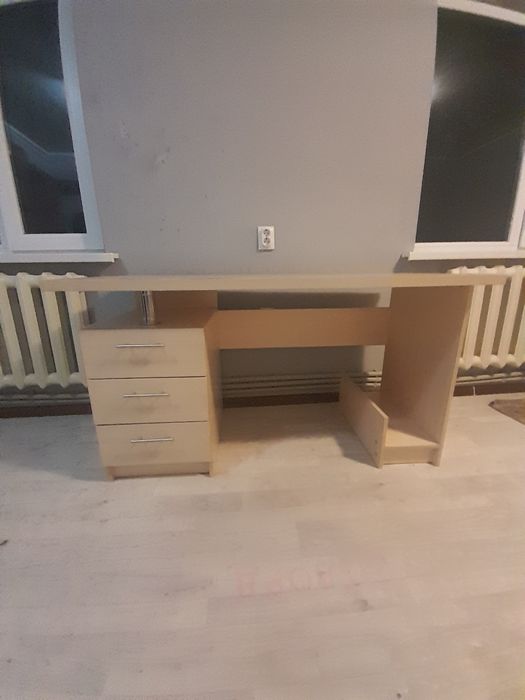 Продам компьютерный стол