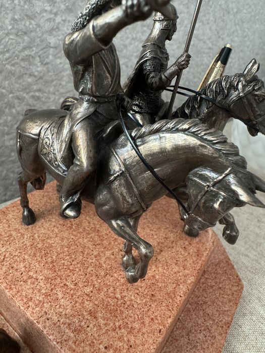 Настольный сувенир