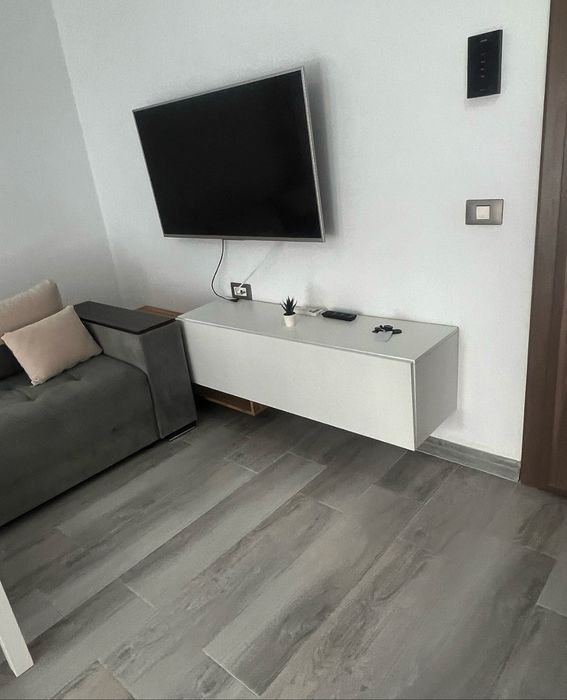 Vand apartament Nord 10 by alezzi