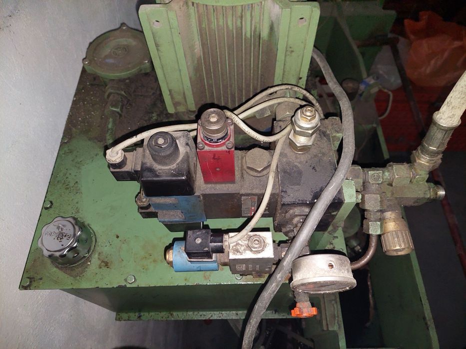 Преса/балировачка за дрехи