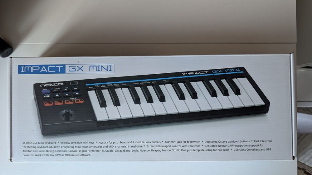 Nektar GX mini (midi-контроллер)