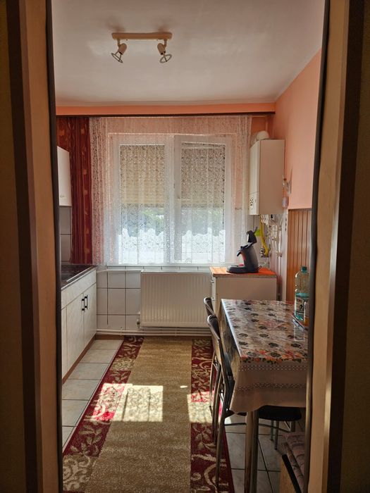 Vand apartament cu 2 camere Hunedoara