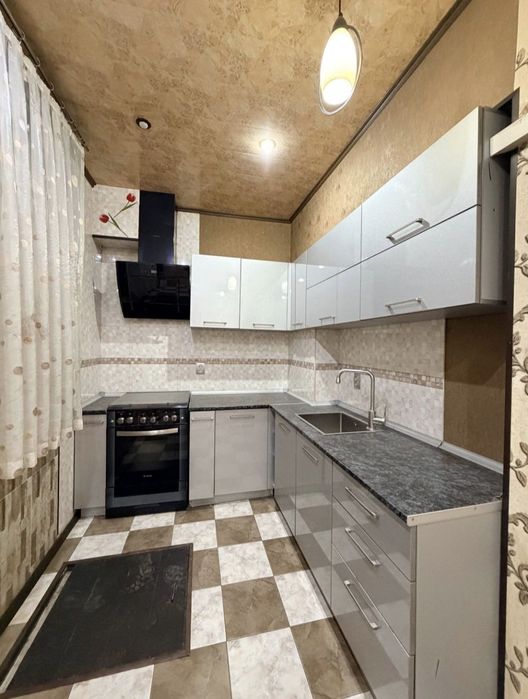 Продам 2/1/4 Ц-5 ор. Ресторан Лали (На Небе)