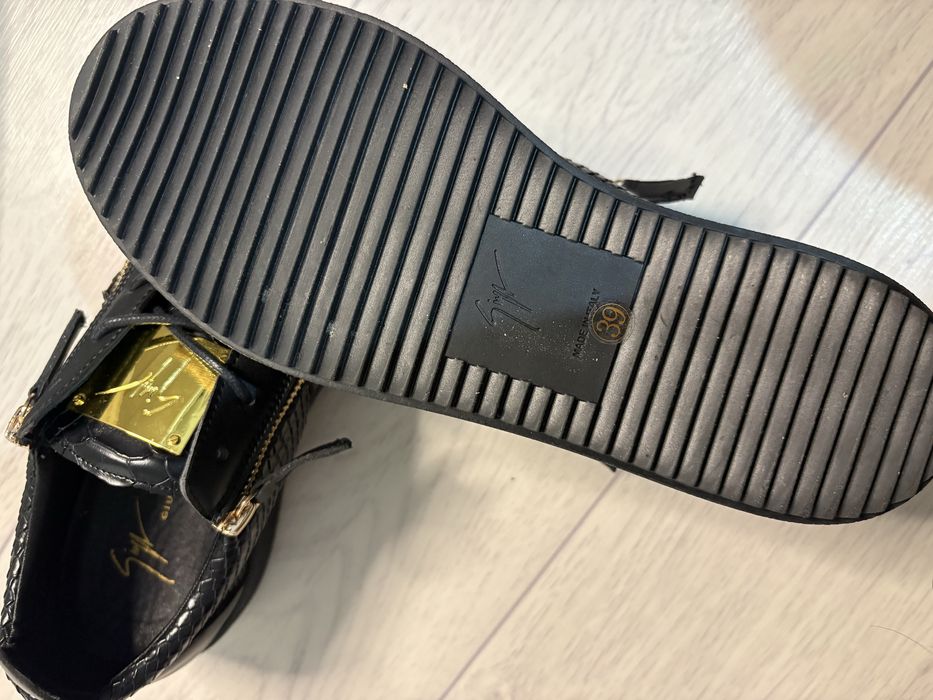 giuseppe zanotti черные 38