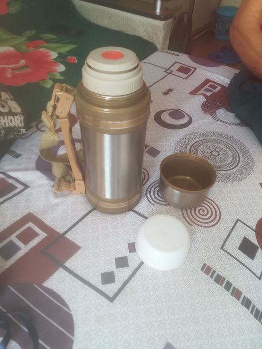 Продам термос новый
