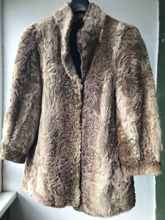 Елегантно палто от астраган