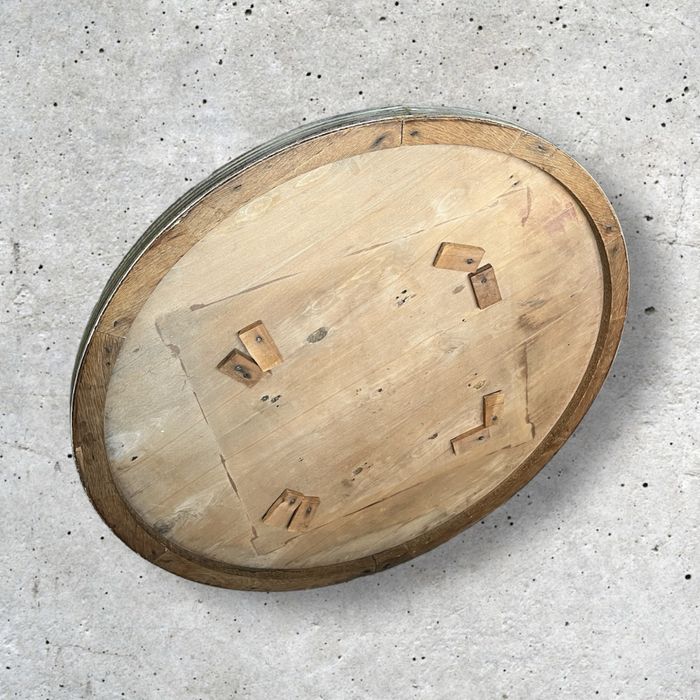 Масивен дървен плот с впечатляваща ръчна художествена декорация.