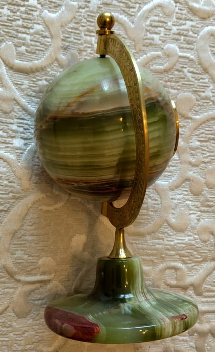 Стилен часовник ОНИКС