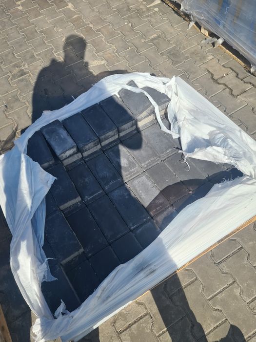 Vând montez pavele renovări interioare