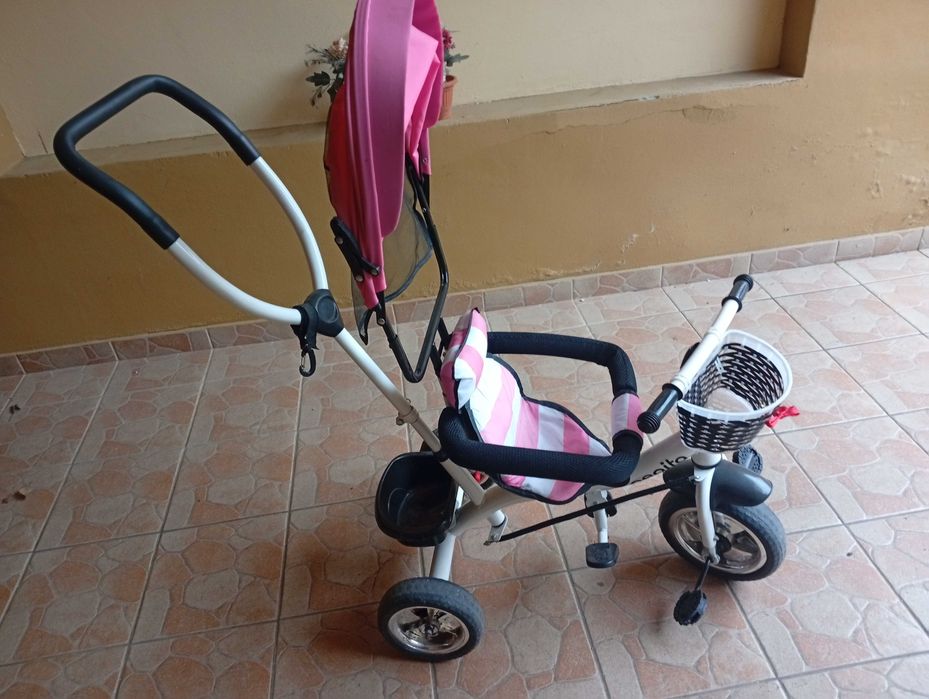 Vând tricicleta fetiță !