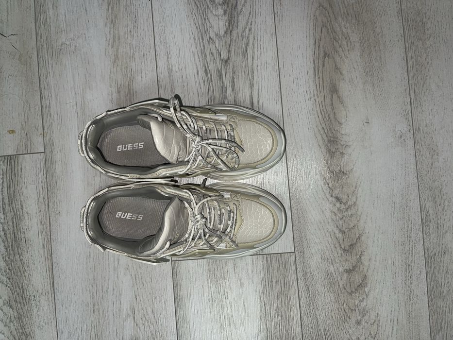 Adidasi Guess Belluna