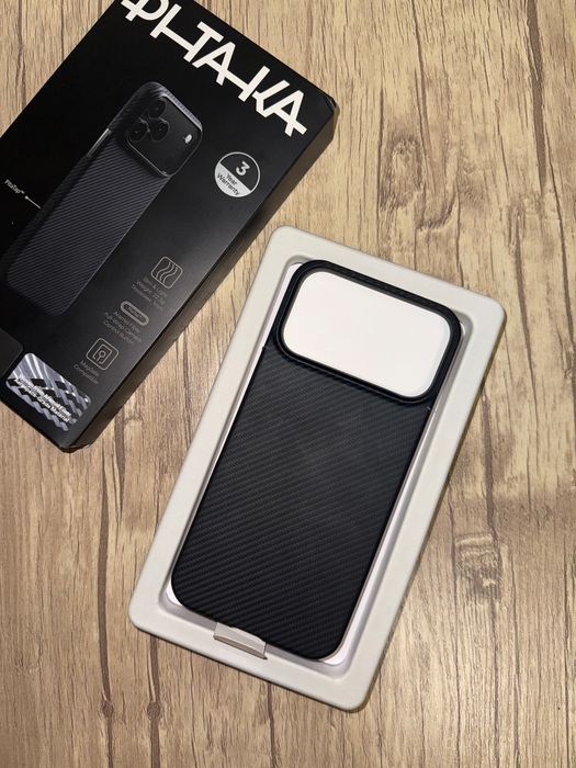 Чехол на телефон айфон 17 про Макс  PITAKA