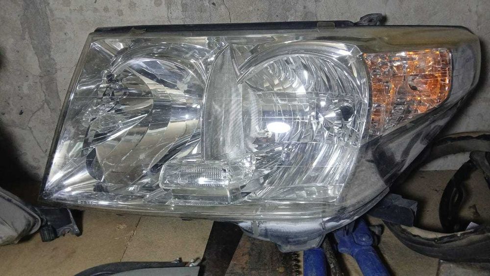 Фары Toyota land cruiser Prado 200