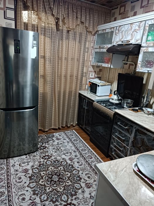 Навои вилоят спутникда квартира сотилади