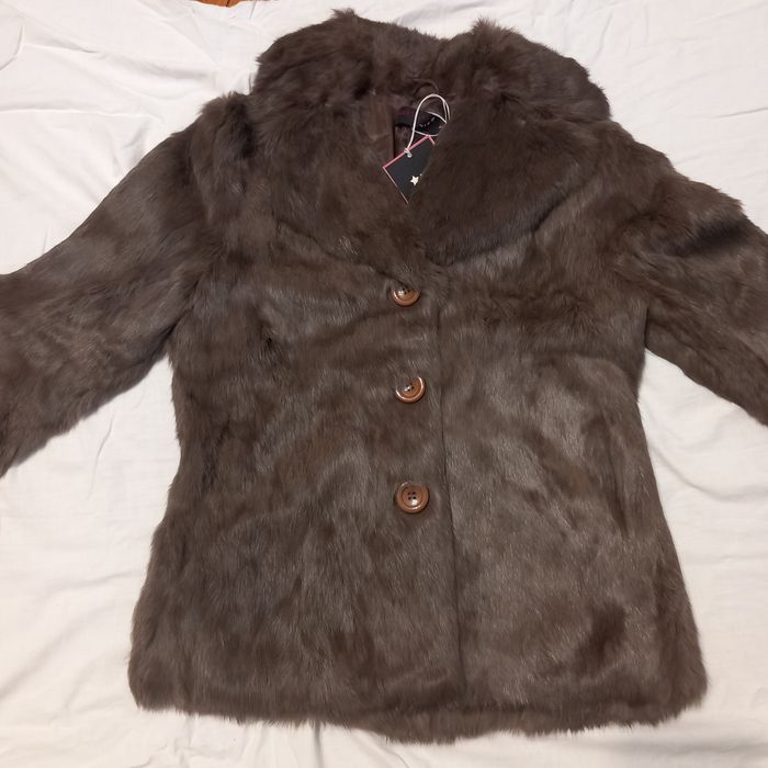 Дамски кожух от заешка кожа