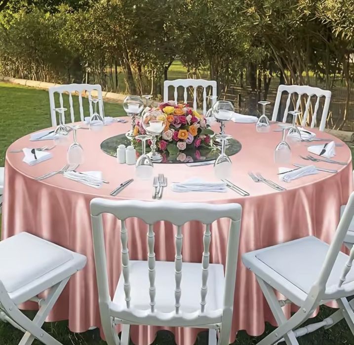 Fata(fete)de masa rotunda/Sali de Evenimente