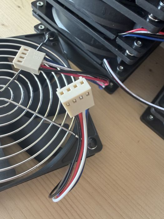 Ventilatoare 12V 120x120x25 mm cu grill + conector 3 pini | Testate | Silentioase