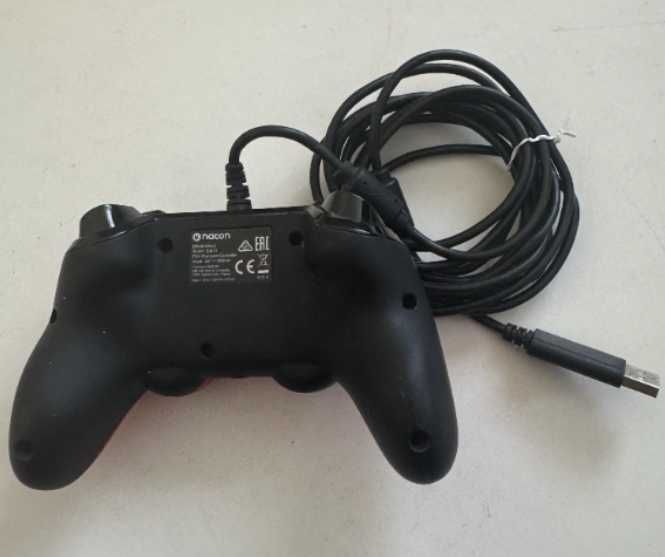Контролер Nacon compact за PS4/PS5/PC