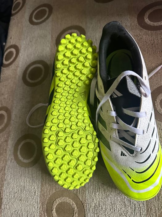 Бутсы футбольные