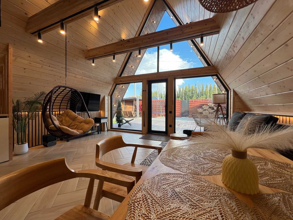 Дом в стиле A-frame (приватная територия)