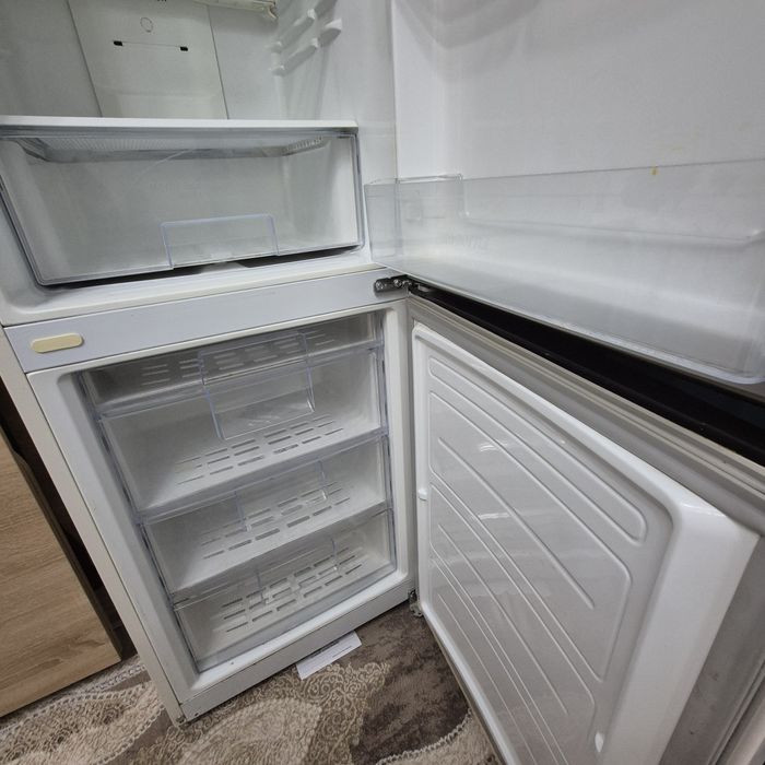 холодильник для кухни