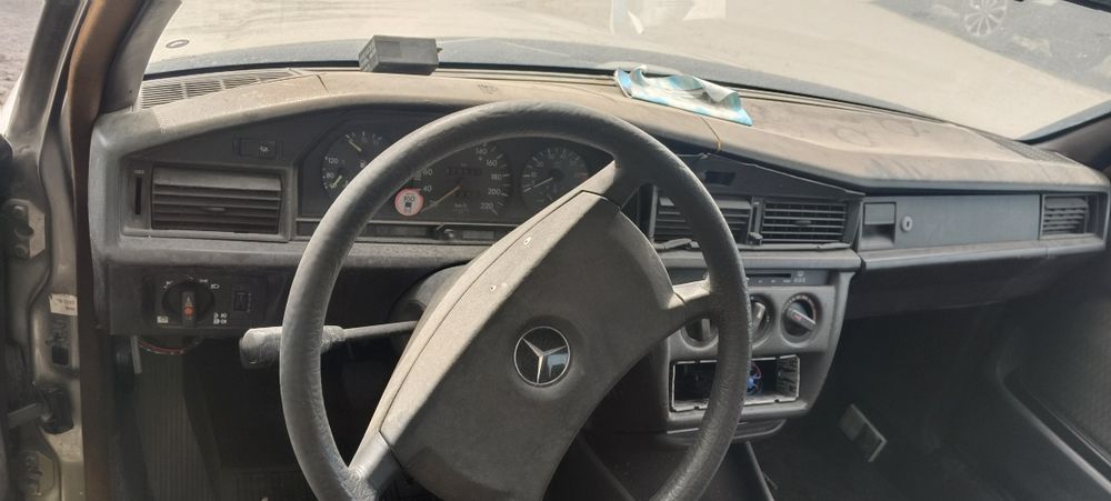 Продам Мерс 190.  88го года.