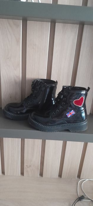 Ghetuțe lăcuite fetite