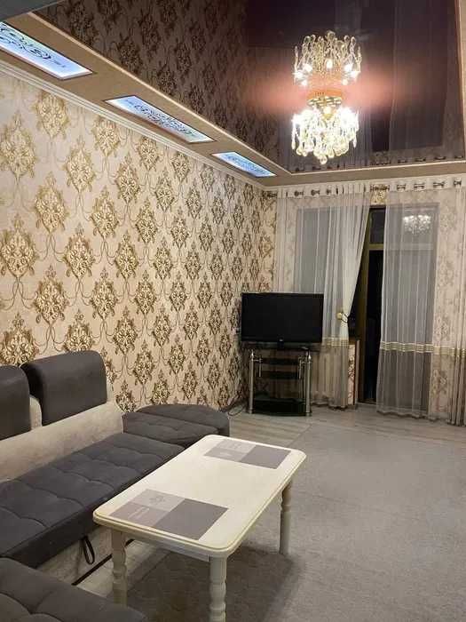 Сдаётся квартира в ТЦ Парус Спорт Товар 3-комнат р-н Чиланзар-7