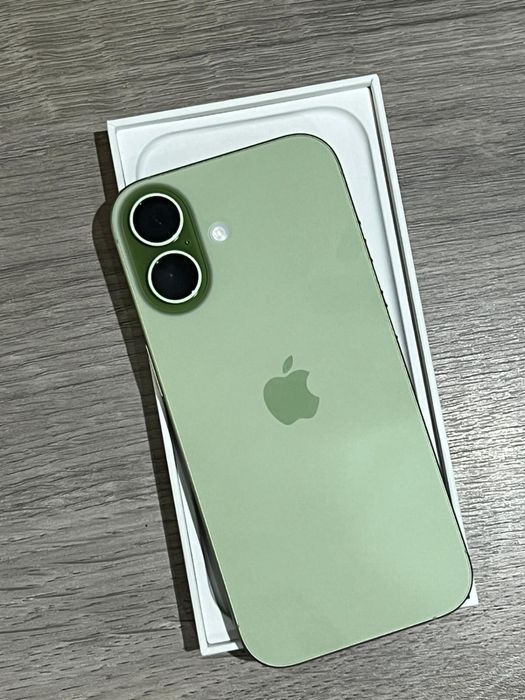 Продам айфон 17 256 гб
