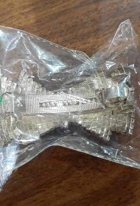 Заколка для волос нарядная новая