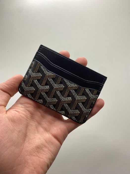 Стильный картхолдер